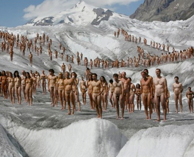 600 personnes nues photographiées par Spencer Tunick pour dénoncer les changements climatique